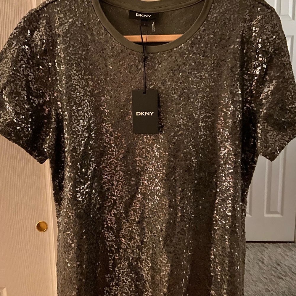 DKNY sequence Tee